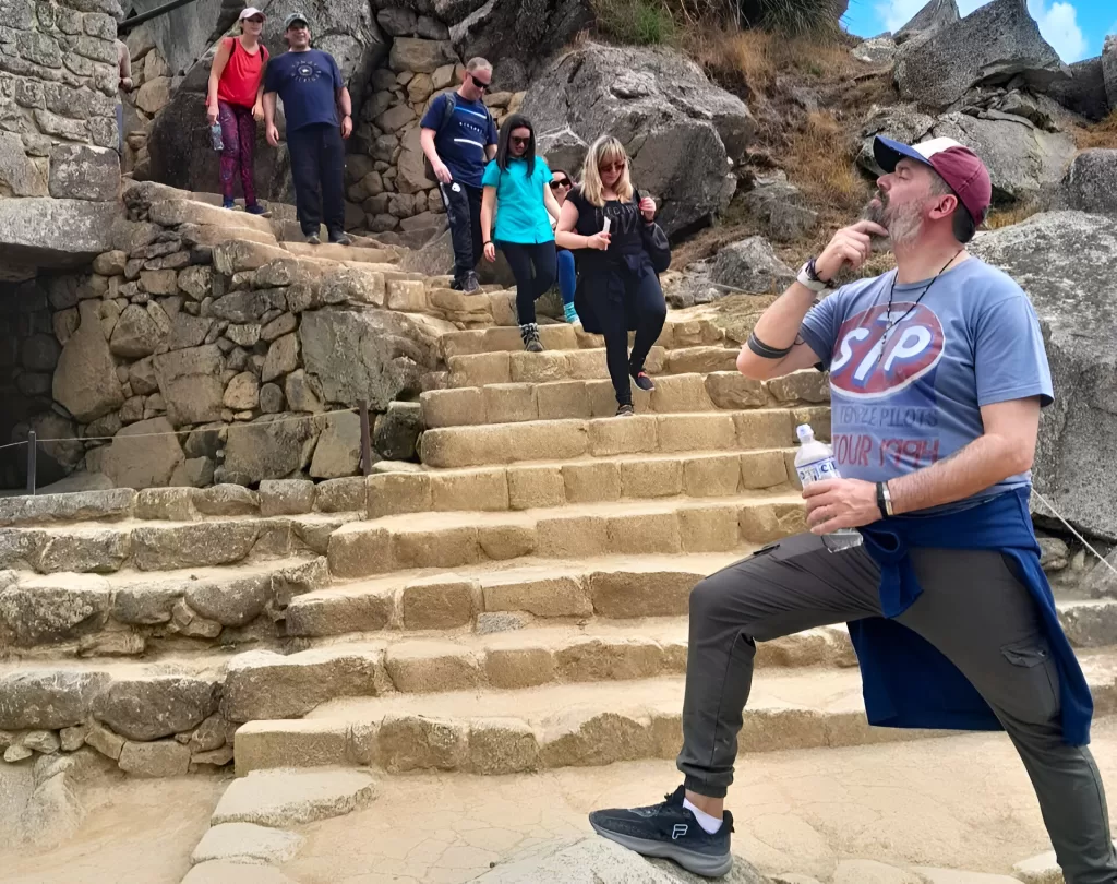 Senderistas en el Camino Inca hacia Machu Picchu