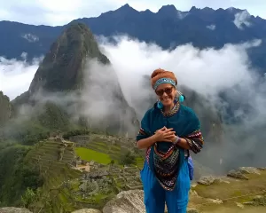 Machu Picchu con neblina matinal en noviembre
